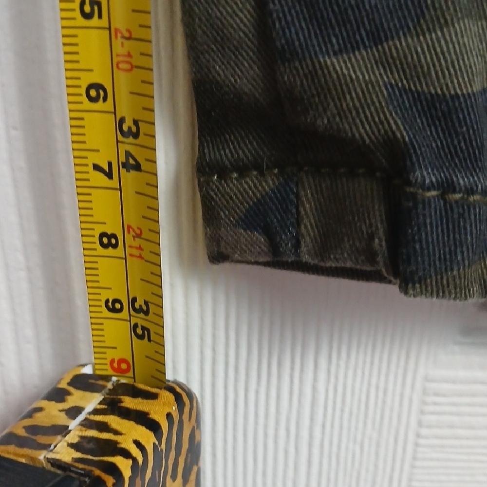 Torrid Camouflage Print Cropped Pants Size 12 Cotton/Spandex Blend - Picture 7 of 16